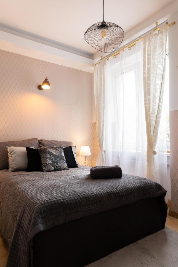 Clicktheflat Szkolna Palace Of Culture Apart Rooms وارسو المظهر الخارجي الصورة